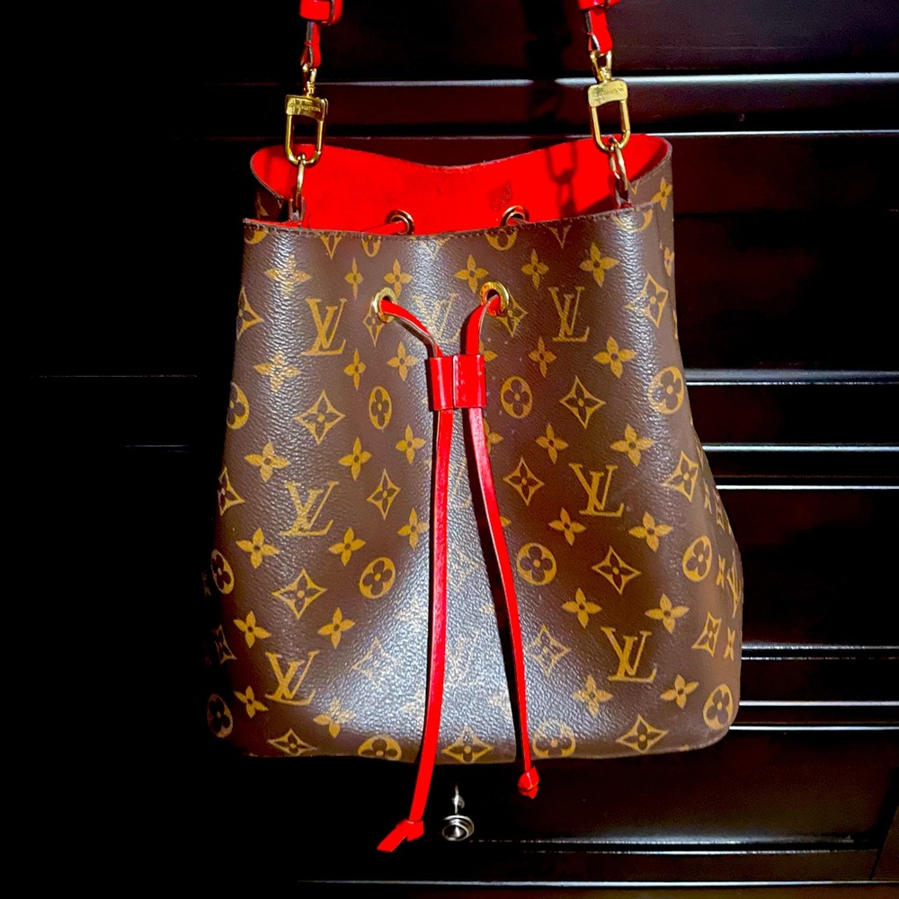 NÉONOÉ MM in Monogram & Poppy